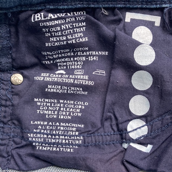 BLANK NYC rare embroidered distressed jeans with slit knees and frayed hems - Picture 6 of 12
